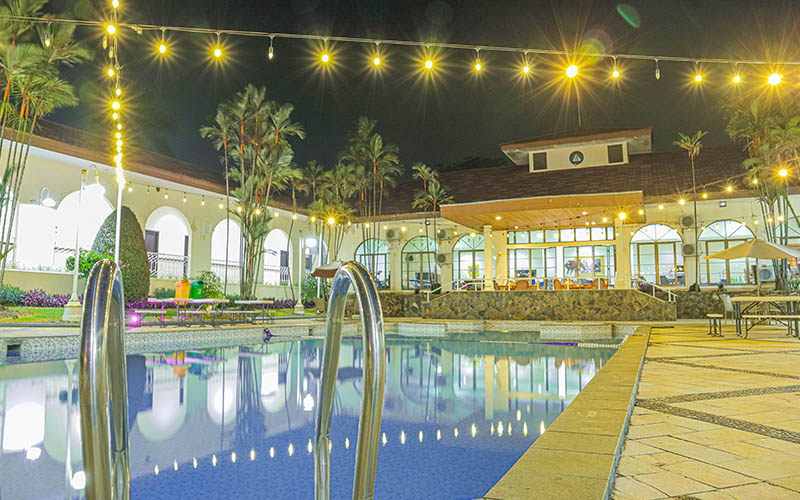 Kolam Renang Ole Suites Hotel