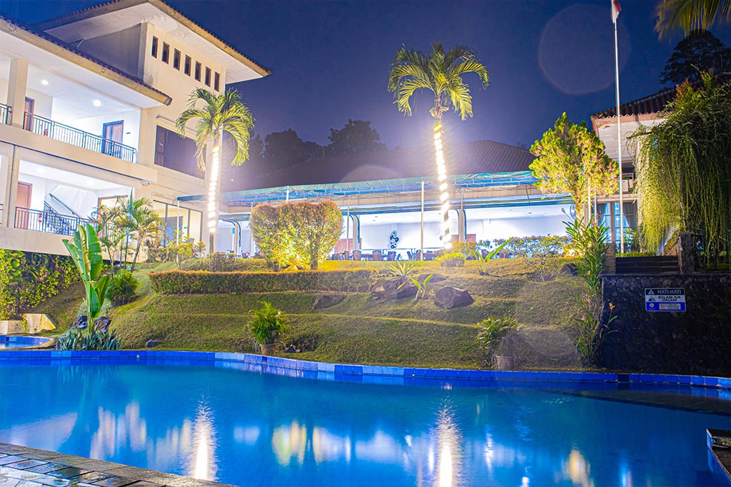 kolam renang ole suites cottage